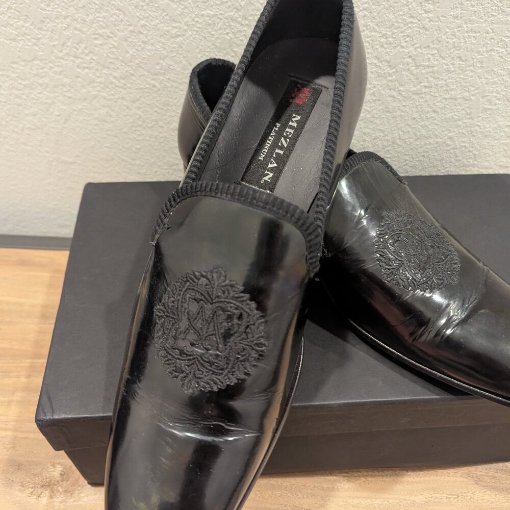 Mezlan Platinum Sardi Black Leather Monogramed Toe Slip On Loafer Dress Shoe 9.5